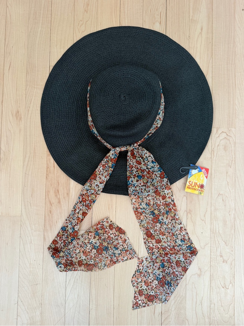 D&Y Black Straw Wide-Brim Hat with Floral Scarf